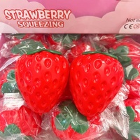 Nouveau jouet créatif anti-stress en forme de fraise, jouet à presser en plastique à rebond lent, boule de farine en forme de fruit