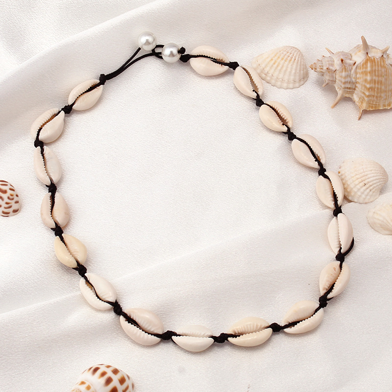 สร้อยคอเปลือกหอยเชือกสีขาว