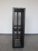 Rack de serveur standard compatible avec les accessoires et les pièces de montage courants pour l'infrastructure de stockage cloud