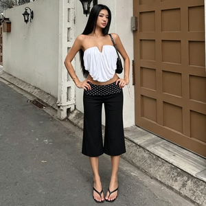 Pantalones Cortos de Pierna Recta con Cintura Elástica y Estampado de Puntos, Estilo Urbano Y2K, Moda Única para Chicas Modernas - Product Image 3