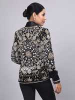 Blazer court tissé moderne pour femme, coupe ajustée, infroissable, manches longues, orné de cristaux, idéal pour les réunions d'affaires et les tenues smart-casual