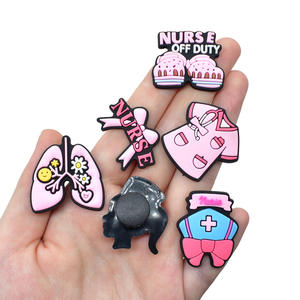 Chaussures créatives et amusantes en PVC pour hommes Accessoires à breloques Jibz Doctor Medical Ambulance Nurse Uniform Band-Aid for Croc Clogs Shoe - Product Image 4