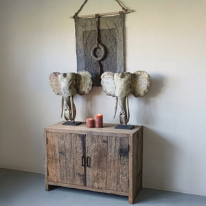 Meuble TV rustique en bois de récupération, console de rangement à deux portes, meuble de divertissement vintage style ferme, fait main - Product Image 1