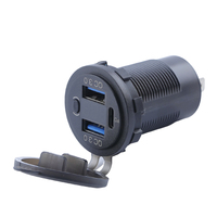Chargeur de voiture USB C 3 ports 3.0 PD 12-24V avec double charge rapide, voltmètre, interrupteur d'alimentation, affichage LED AUX pour bateaux, camping-cars et applications marines
