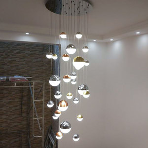 Lampes suspendues LED de style nordique de luxe, lustre boules de cristal en acrylique, pour escalier, vente d'usine d'usine - Product Image 5