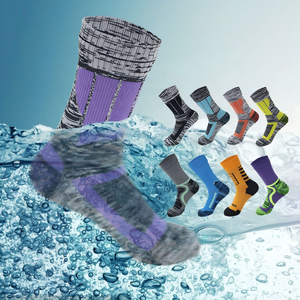 Chaussettes de randonnée imperméables à 3 couches respirantes et chaudes pour femmes et hommes avec logo personnalisé OEM pour la <span class=keywords><strong>chasse</strong></span> et le camping - Product Image 4