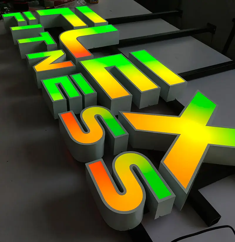 Insegna al Neon personalizzata commerciale Rgb Light Led Channel Letters 3D Rgb Letters Signage