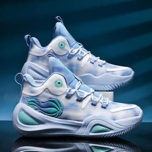 Chaussures de sport pour hommes style basketball, baskets décontractées, chaussures de marche rehaussantes pour l'extérieur avec maille respirante - Product Image 1