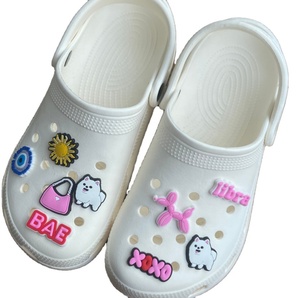 PVC Preppy Pink Lover Jeans scarpe Charms stanger Plant scarpe decorazioni fibbia per zoccoli accessori per ragazze bomboniere compleanno - Product Image 1