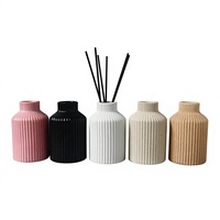 Diffuseur de parfum en céramique cannelée de style nordique de luxe pour la maison, flacon moderne minimaliste à nervures pour huiles essentielles et aromathérapie