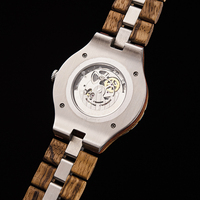 Montre-bracelet mécanique unisexe de luxe avec boîtier en bois, cadran automatique en bois, bracelet en plastique, chronographe, affichage jour/date, et breloque en forme de pièce de monnaie