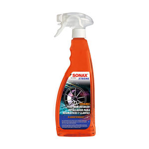 Limpiador y revestimiento todo en uno Xtreme Ceramic Tire And Wheel Detailer 750ml para neumáticos y llantas - Product Image 1