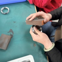 Usinage CNC sur mesure de précision - Pièces non standard en alliage d'aluminium et acier inoxydable, moulage, électroérosion à fil, brochage