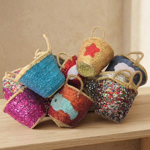 Cesta de Almacenamiento de Paja Hecha a Mano con Dos Asas, Diseño Decorativo con Lentejuelas Coloridas, Artesanía Natural para el Hogar, Año Nuevo Chino - Product Image 3