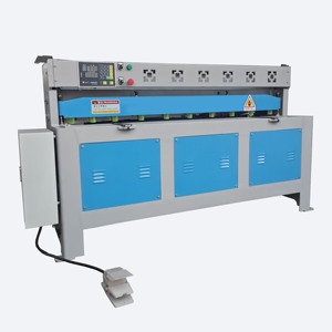 Yüksek Hassasiyetli Tam Otomatik 1.5kw PLC Kontrollü Motorlu E21S Kontrolörlü 1.5mm 1300mm Elektrikli Metal Kesme Makinesi - Product Image 2