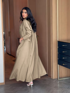 Conjunto de Traje de 3 Piezas ODM de Color Sólido, Incluye 1 Elegante Túnica Abierta con Cuello y Botones, 1 Chaleco Interior sin Mangas y 1 Pantalón Corto - Product Image 6