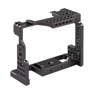 Poyinco PY-004 Jaula de aluminio para cámara con soporte de zapata fría para A7M3/<span class=keywords><strong>A7III</strong></span>/A73/A7RIII/A7R3/A7II/A7S II/A7R II - Product Image 2