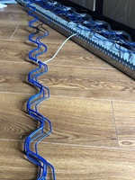 Grande serre agricole à travées multiples Fil de manœuvre en zigzag avec acier galvanisé revêtu de plastique pour canal de verrouillage à ressort