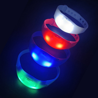 Bracelet LED à télécommande, tailles réglables programmées, bracelet LED à contrôle musical, couleur RVB, bracelet LED de fête