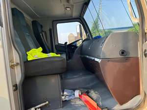 Grúa sobre camión usada Zoomlion de 50 toneladas con alto momento de elevación para construcción - Product Image 2