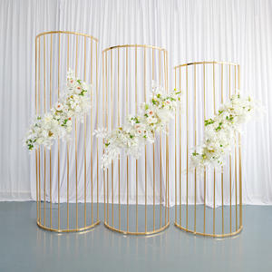 Arche florale dorée de mariage, moderne et stable, en forme de vague, pour décoration de scène de célébration - Product Image 1