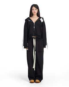 เสื้อฮู้ดดี้ HSG รุ่น Rabbit ทรงบ็อกซี่ ผ้าฟลีซ 380gsm แบบยูนิเซ็กซ์ พร้อมฮู้ดหูกระต่าย เชือกผูกที่แขนเสื้อ ริบบิ้น และเข็มกลัดถอดได้ - Product Image 3