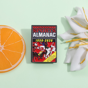 Spilla in Lega a Tema Cartone Animato Sportivo Fantascientifico Ritorno al Futuro (1950-2020), Accessorio Moda per Abbigliamento, Regalo per Amici - Product Image 3