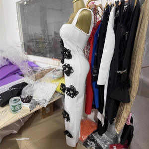 Di alta qualità più venduto 3D fiore <span class=keywords><strong>nero</strong></span> con cavezza bianca vestito moda <span class=keywords><strong>abito</strong></span> da sera <span class=keywords><strong>lungo</strong></span> di lusso per festa - Product Image 3