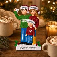 Ornement de Noël en résine pour famille et couple, avec smartphone, chapeau et pull tricoté, à suspendre à l'arbre, cadeau moderne