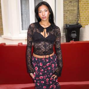 Top de encaje personalizado 2026 para mujer, con cuello anudado, manga larga, ajustado, translúcido, con aberturas, para fiesta - Product Image 3