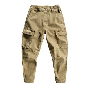 TKAN158D Pantalones de trabajo de mezclilla ajustados para hombre, pantalones de chándal de estilo informal con múltiples bolsillos con solapa y palabras - Product Image 3