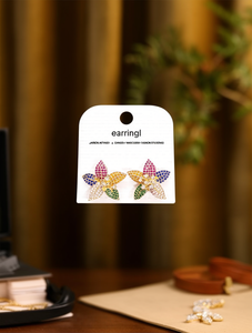 Orecchini a Perno con Fiore Placcati in Oro, Cristalli e Strass, Gioielli Eleganti da Donna per Feste - Product Image 2