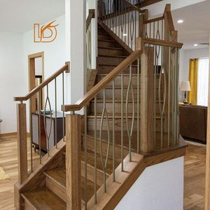 Balaustres de hierro modernos Marquis de la serie Aalto emparejados con barra lisa - Product Image 1