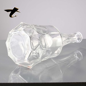 Bouteilles en verre personnalisées pour boissons 500ml 700ml 750ml Vin Whisky Tequila avec bouchon en liège et joint d'étanchéité pour la marque Brandy - Product Image 5