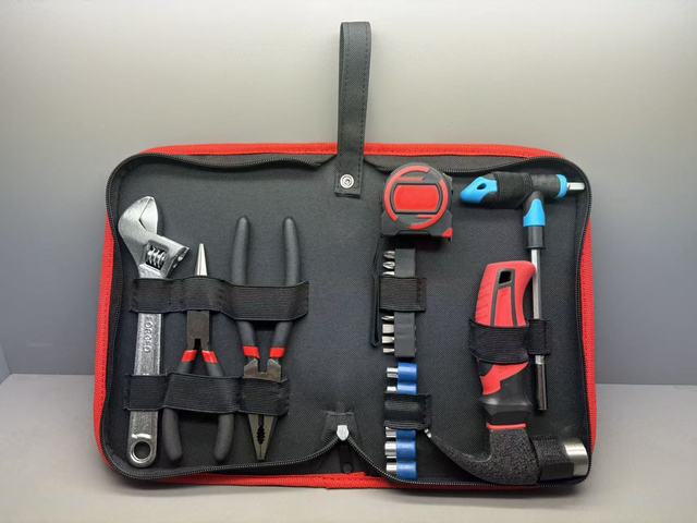 22pcs Practical Household Repair Kit Custom OEM Support Home Maintenance Oxford Cloth with Carbon Steel Tools