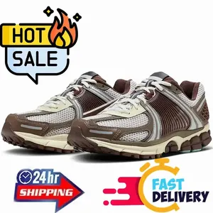 Chaussures de course VomeroS <span class=keywords><strong>5</strong></span> pour femmes et hommes 2025, rose poussière, Foam Hot Punch, noir Phantom, gris Vast, Vomeros <span class=keywords><strong>Cloud</strong></span> Runners, baskets - Product Image 5