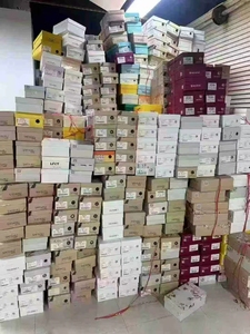 Scarpe Sportive di Marca di Alta Qualità all'Ingrosso in Varie Versioni - Product Image 6