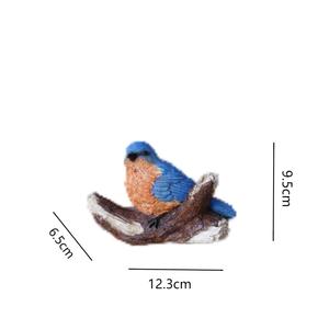 Scultura Artigianale in Resina Personalizzata, Piccola Uccellina Blu Dipinta a Mano, Decorazione per Giardino e Alberi - Product Image 6