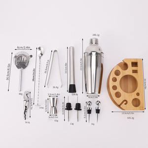 Vente en gros de 12 pièces de shaker à cocktail en acier inoxydable kits de <span class=keywords><strong>barman</strong></span> de bar avec support en bambou - Product Image 3