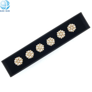 最新2025シャツボタンアクセサリー取り外し可能クローバーボタンクリップレディーススリーブラインストーンカフスボタン - Product Image 6