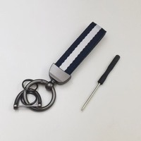 Porte-clés en métal personnalisé créatif pour voiture et moto, porte-clés de sac haut de gamme, minimaliste, pour couple, avec pendentif tressé