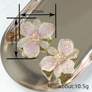 Pendientes de flor de lirio para mujer, diseño floral, accesorios para las orejas de uso diario - Product Image 5