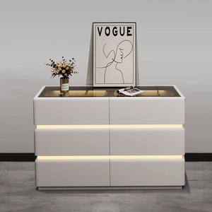 <span class=keywords><strong>Commode</strong></span> simple en <span class=keywords><strong>bois</strong></span> <span class=keywords><strong>massif</strong></span> à 6 tiroirs avec revêtement en cuir, éclairage LED, certification CE européenne, adaptée à une utilisation en <span class=keywords><strong>chambre</strong></span> à coucher - Product Image 5
