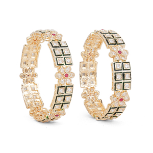 กำไลข้อมือโลหะคุณภาพสูงแบบคลาสสิก ประดับด้วยงานคุนดันและหิน ขอบสีเขียว กำไลอินเดียแบบดั้งเดิมสำหรับผู้หญิงในงานแต่งงาน - Product Image 2