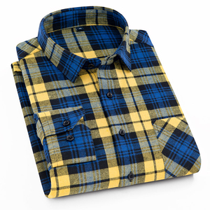 Camisas OEM/ODM <span class=keywords><strong>Chemise</strong></span> personnalisée en flanelle <span class=keywords><strong>noir</strong></span> <span class=keywords><strong>et</strong></span> or à poche unique, style fête noble, col rabattu, manches longues pour hommes - Product Image 3