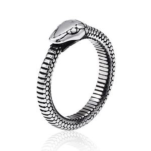 Anillo de Serpiente Individual de Acero Inoxidable 316 Yunnique para Hombre, Tono Plata Antiguo, Tallado de Escamas de Serpiente, Estilo Atrevido Oscuro Rebelde Biker Punk - Product Image 5