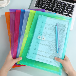 Carpeta de archivos de plástico A4 al por mayor con botón y cierre de corbata para material escolar y de oficina - Product Image 3