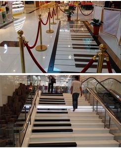 Forme de piano de piste de danse interactive LED extérieure commerciale avec <span class=keywords><strong>musique</strong></span> et lumières de projection à changement de couleur <span class=keywords><strong>pour</strong></span> parcs à thème - Product Image 5