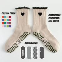 Chaussettes de yoga antidérapantes personnalisées avec logo pour femmes, broderie de lettres, chaussettes de Pilates antidérapantes