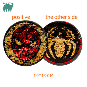 Patchs de broderie en chenille en forme de cœur de haute qualité personnalisés Patch de perles de paillettes réversibles pour vêtements et chapeaux - Product Image 4